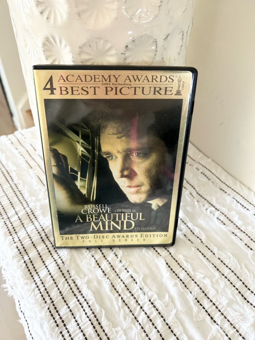 A Beautiful Mind DVD Awards Edition 2-Disc Set, Russell Crowe Jennifer Connelly